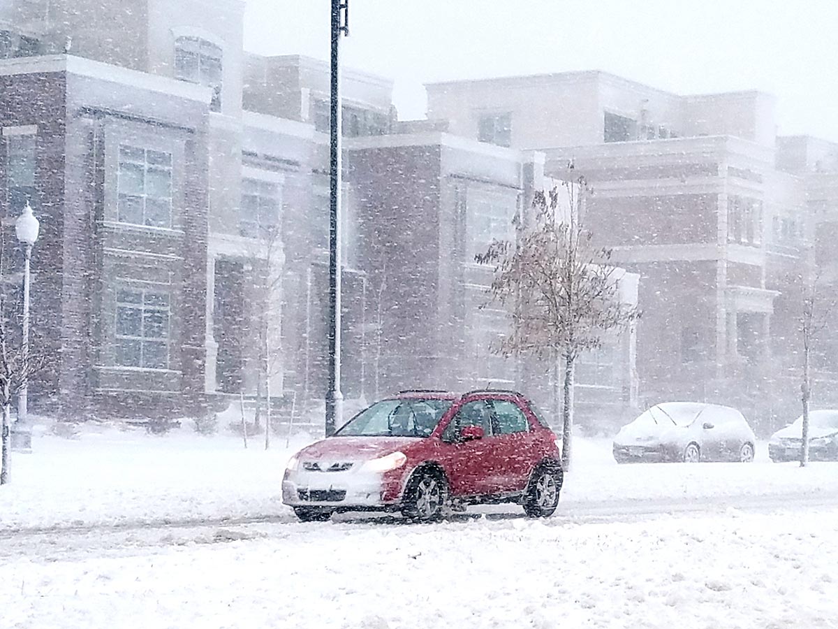 Car commuting in the snow